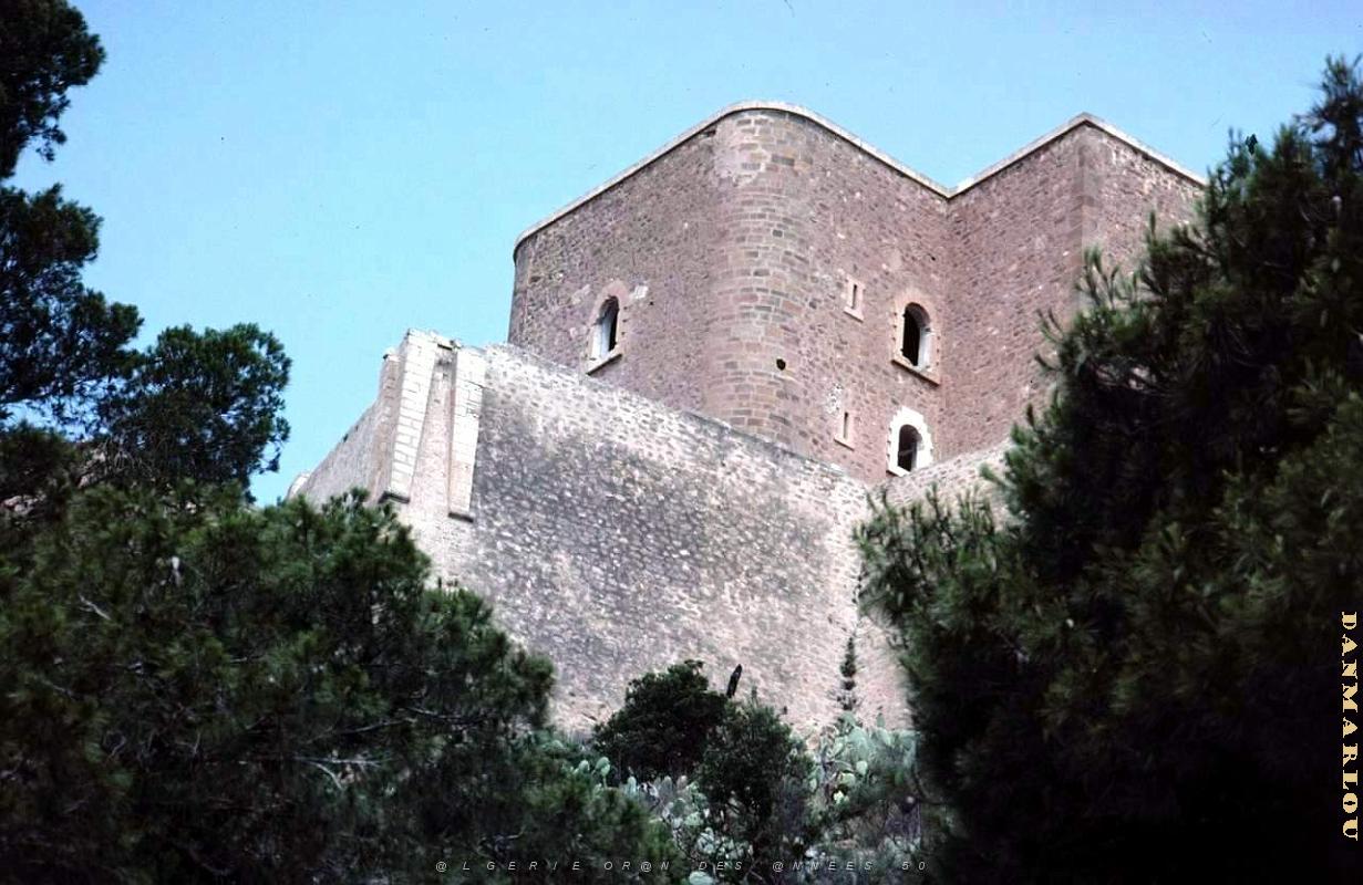 D 045- Fort Santa- Cruz.jpg